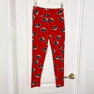 LuLaRoe Smiling Black Cat on Crescent Moon Leggings Red OS